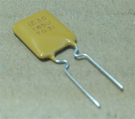 Öngyógyuló biztosíték