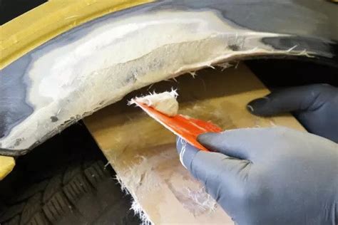 Üvegszálas spoiler javítása