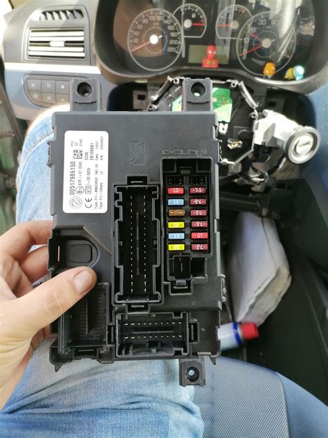 Блок предохранителей Fiat Punto