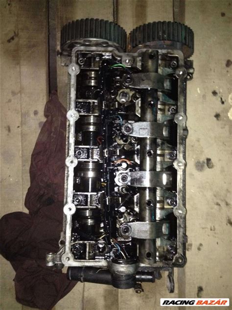 A hengerfej elhelyezkedése a motorban