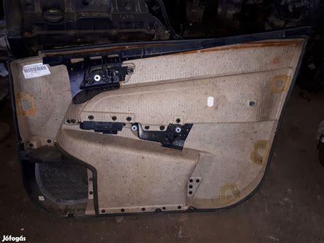 Ajtókárpit is csupa lágy vonal