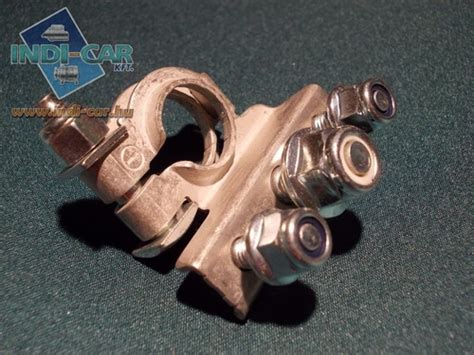 Akkumulátor saruk tisztítása