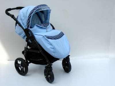 Anmar Hilux babakocsi