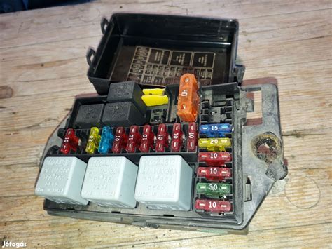 Autó biztosítéktábla