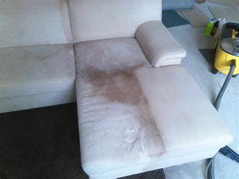 Autó kárpittisztítás folyamata