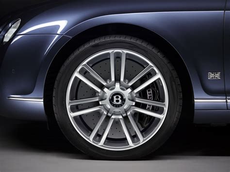 Autó kerék dísztárcsával