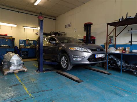 Autóalkatrész szerelés