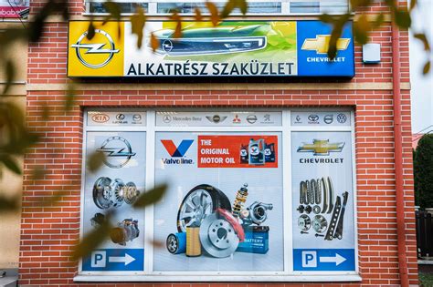 Autóalkatrészek és kiegészítők