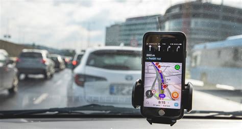 Autós képernyőn futó navigációs alkalmazás