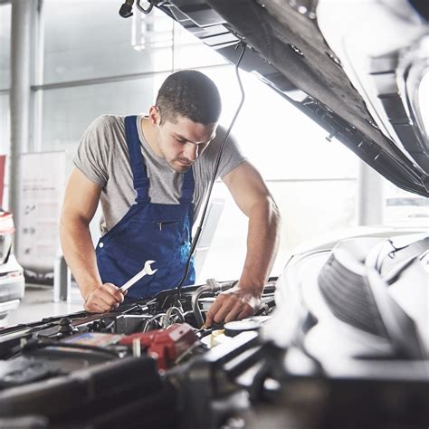 Autószerviz munkában