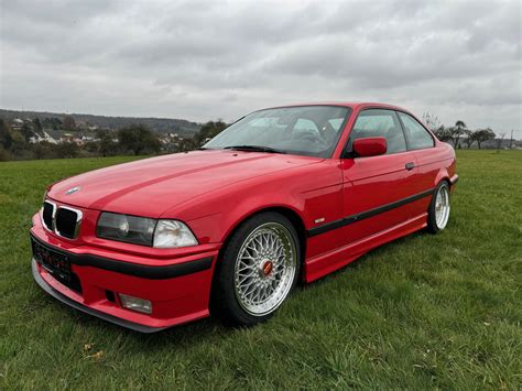 BMW E36 320i