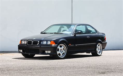 BMW E36 Compact fekete