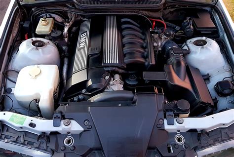 BMW E36 motor kopogásérzékelővel
