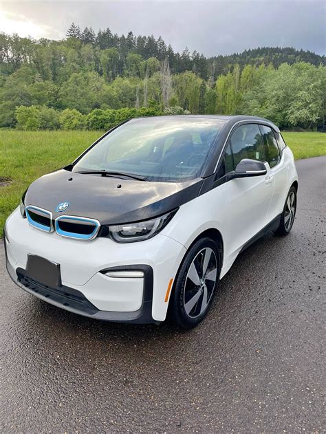 BMW i3 töltés közben