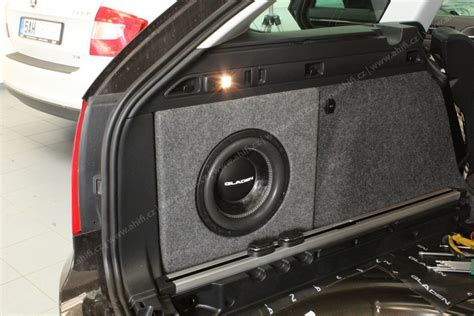 Basser OEM Mélyláda Skoda Superb 2 Kombihoz