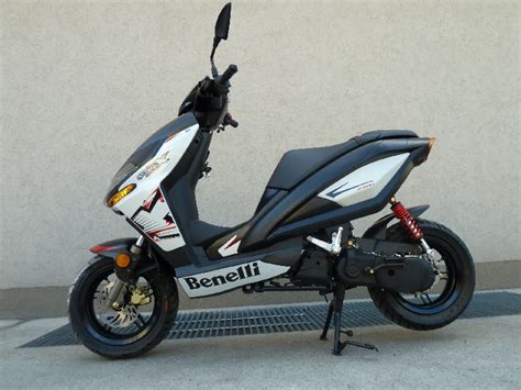 Benelli 49X Sport robogó