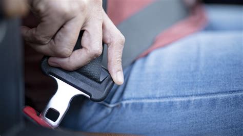 Biztonsági öv használata a repülőgépen