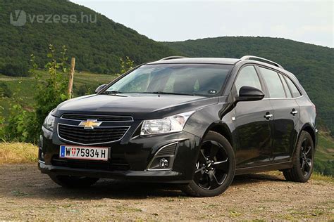 Chevrolet Cruze ötajtós
