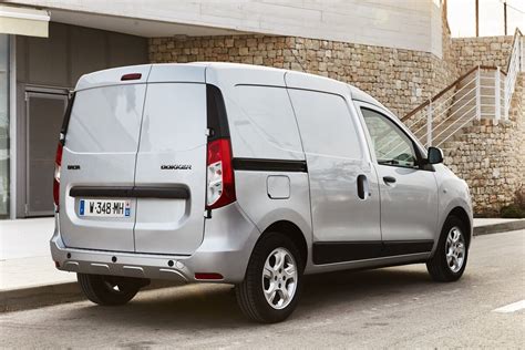 Dacia Dokker motorháztető alatt