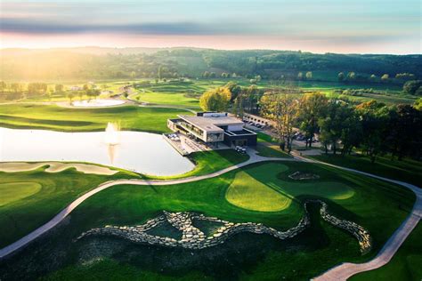 Dr. Szlávy Béla golf szakkönyve