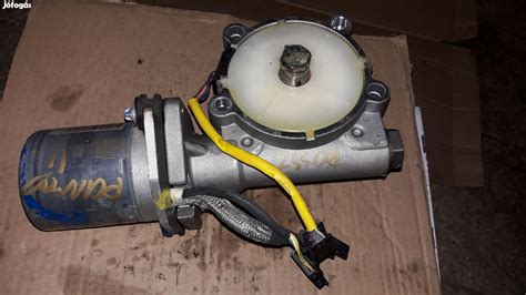 Elektromos kormányszervó