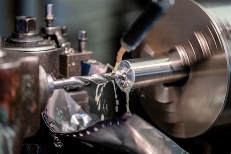 Esztergálás folyamata