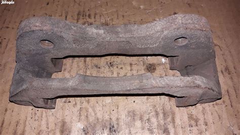 Féknyereg eltávolítása