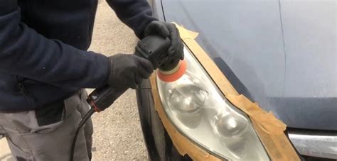 Fényszóró polírozás folyamata