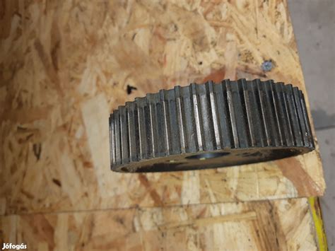 Főtengely bordáskerék