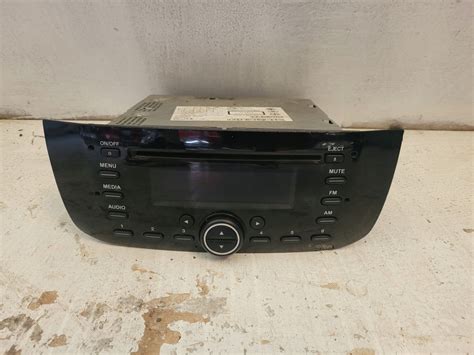 Fiat Punto rádió kiszerelése