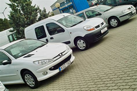 Fiat autó egy márkakereskedésben