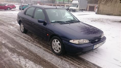 Ford Mondeo MK1 hátsó szárny