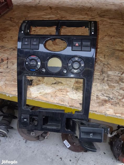 Ford Mondeo középkonzol