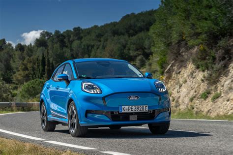 Ford Puma Gen-E töltése