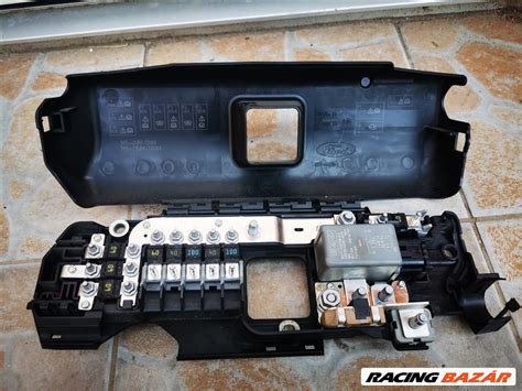 Ford Transit biztosítéktábla elhelyezkedése