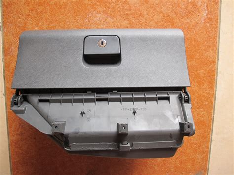 Golf 5 kesztyűtartó