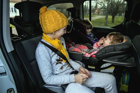 Gyerekülés rögzítési módjai autóban