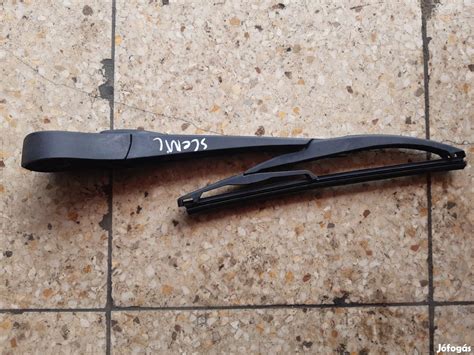 Hátsó ablaktörlő szerelése