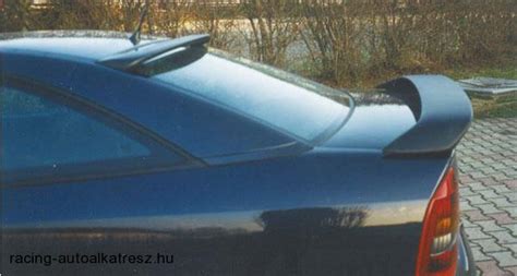 Hátsó szárny rögzítése