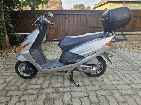 Honda Lead AF20 robogó