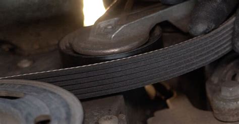 Hosszbordás szíj csere