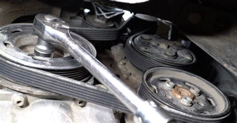 Hosszbordás szíj csere folyamata