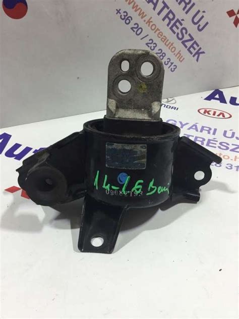 Hyundai i30 motortartó bak