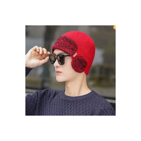 Kötött fülvédős sapka