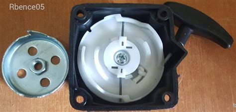 Különböző fűkasza alkatrészek