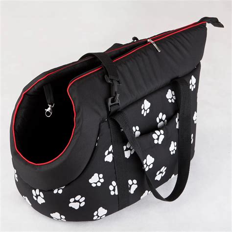 Különböző típusú kutyahordozó táskák