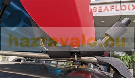 Kajak szállítása tetőcsomagtartón