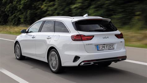 Kia Ceed SW PHEV töltés