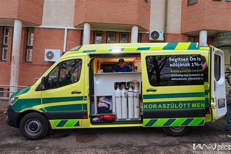 Koraszülött mentőautó