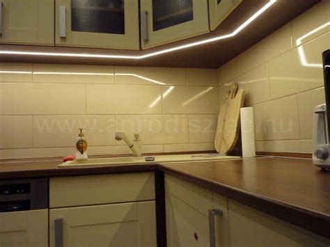 LED világítás konyhapult fölé